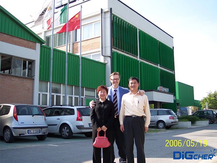 李總攜夫人在意大利考察供應商一